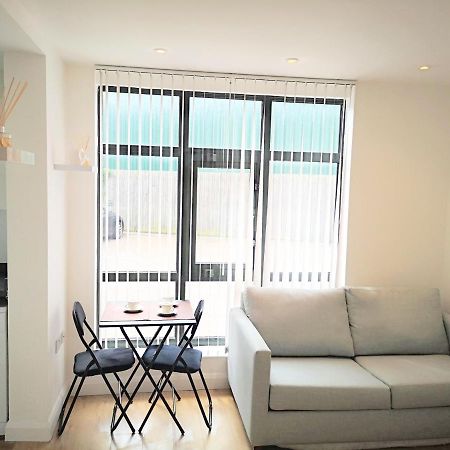 Clifton Court Hemel Apartment เฮเมลเฮมพ์สเตด ภายนอก รูปภาพ